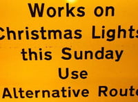 Delays in Kingsbridge as the town council put up the Christmas lights