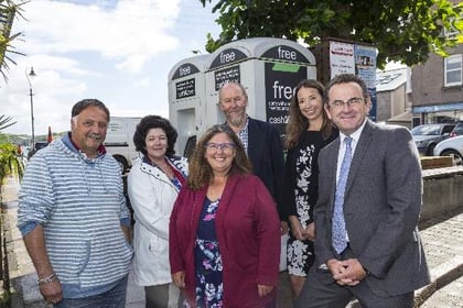 Cash machine installed in Salcombe following the loss of Lloyds bank