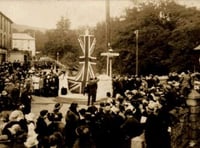 Ivybridge war memorial: Councillors say structure should be listed