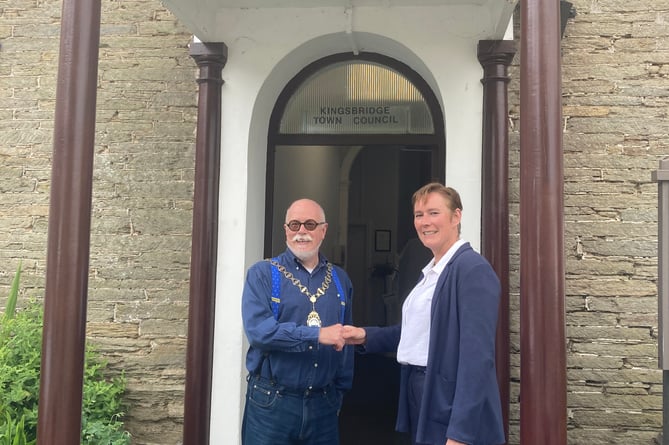 Kingsbridge outgoing Mayor Cllr Philip Cole and new Mayor Cllr Julia Wingate