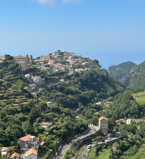 Exploring the vibrant beauty of Ravello's nature