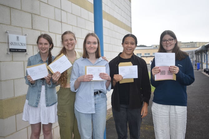 TGGS Bath contingent From left Polly, Bethany, Anna, Niamh and Leila