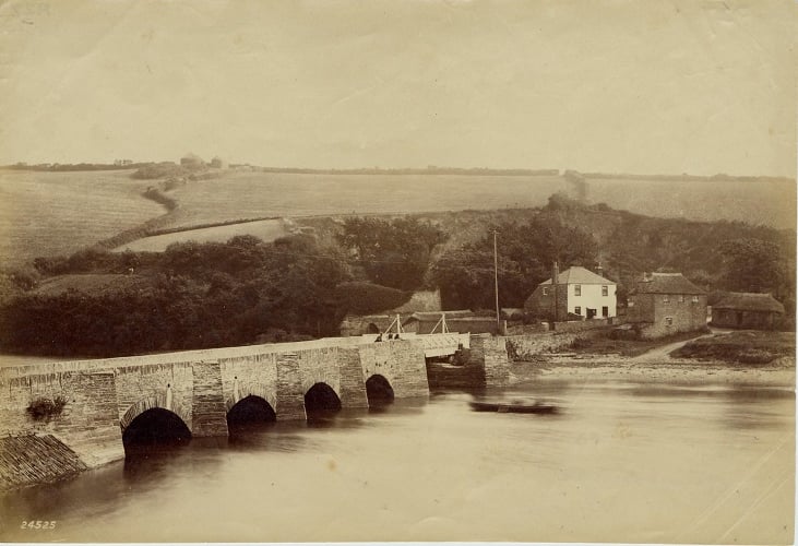 New Bridge, Bowcombe Creek, Kingsbridge, leading to Dartmouth.  Shows bridge when it had four solid spans and one (eastern span) metal swing section.