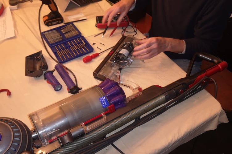 Repairing a vacuum cleaner